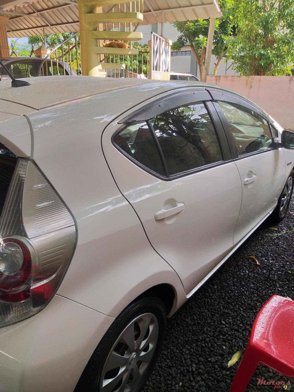 2013' Toyota Aqua photo #4