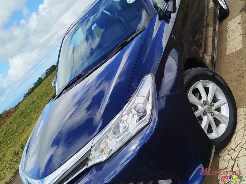 2015' Toyota Axio New Shape photo #1
