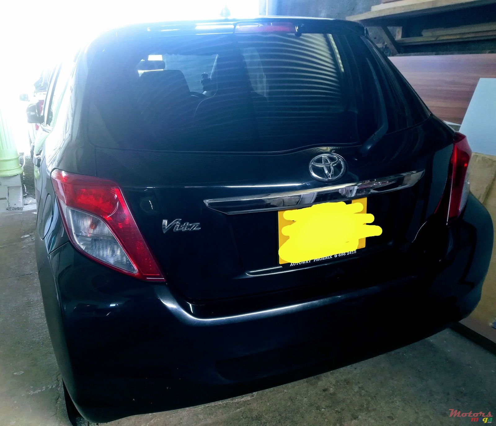 2011' Toyota Vitz photo #4