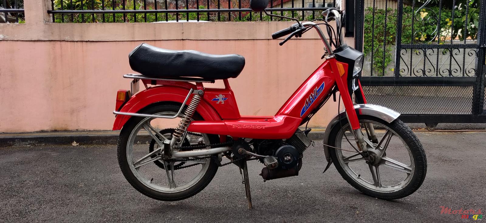 2001' Peugeot photo #2