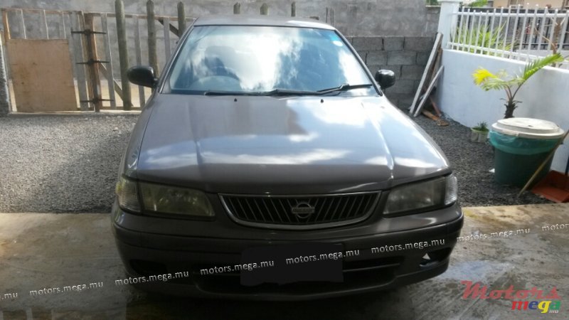 2001' Nissan b 15 photo #1