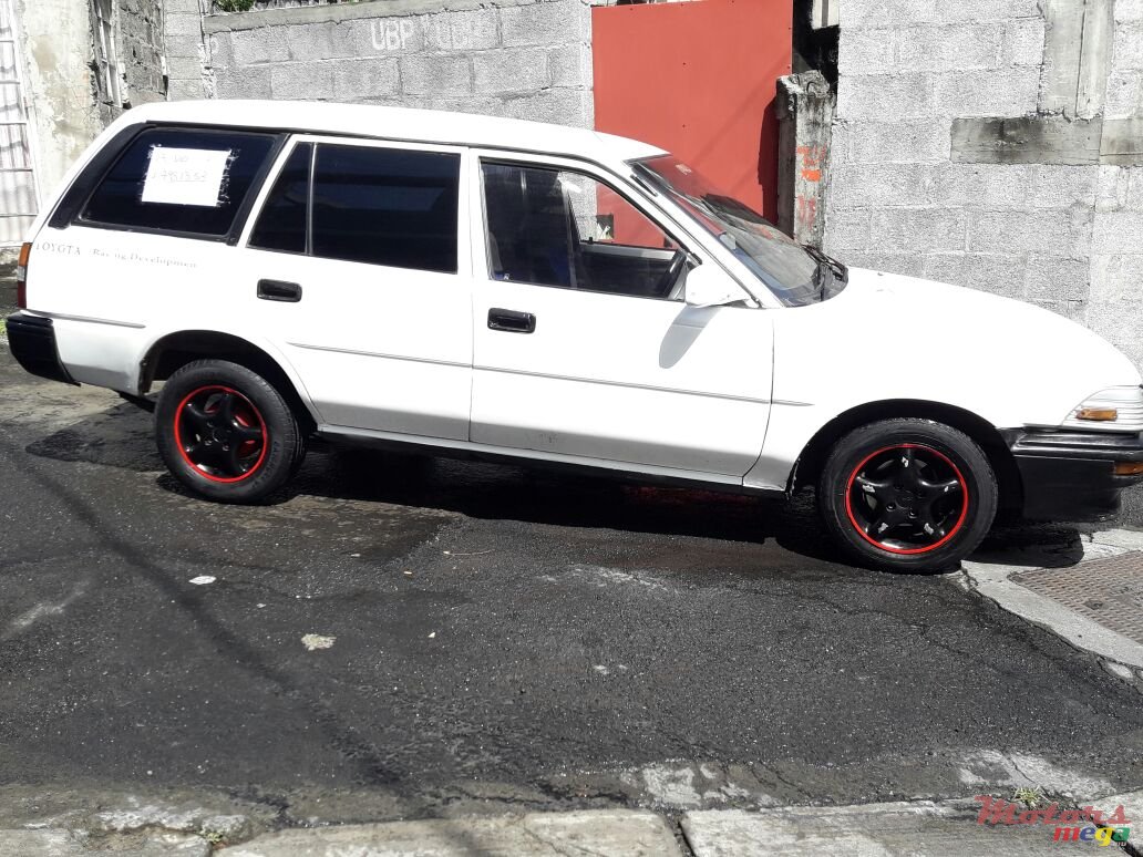 1988' Toyota Corolla photo #1