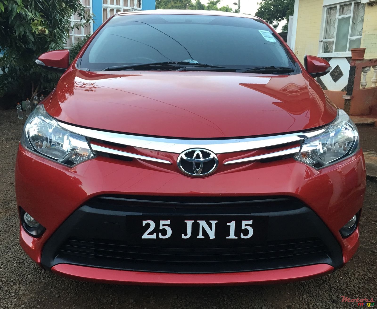 2015' Toyota Yaris photo #1