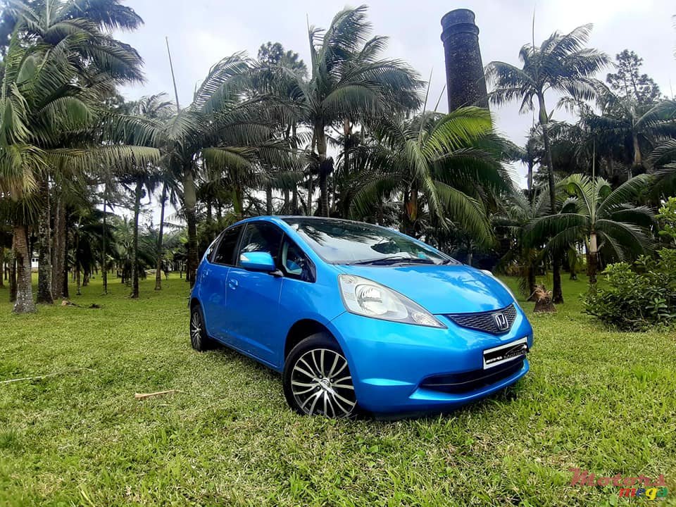 2010' Honda Fit photo #1
