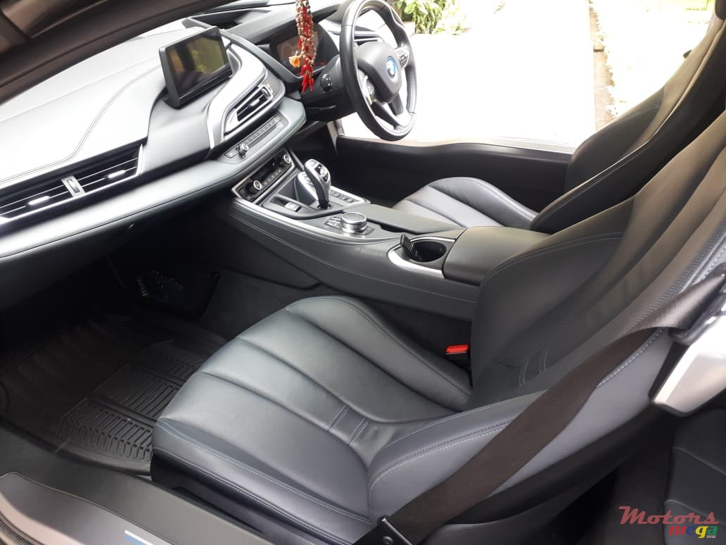 2017' BMW i8 photo #3