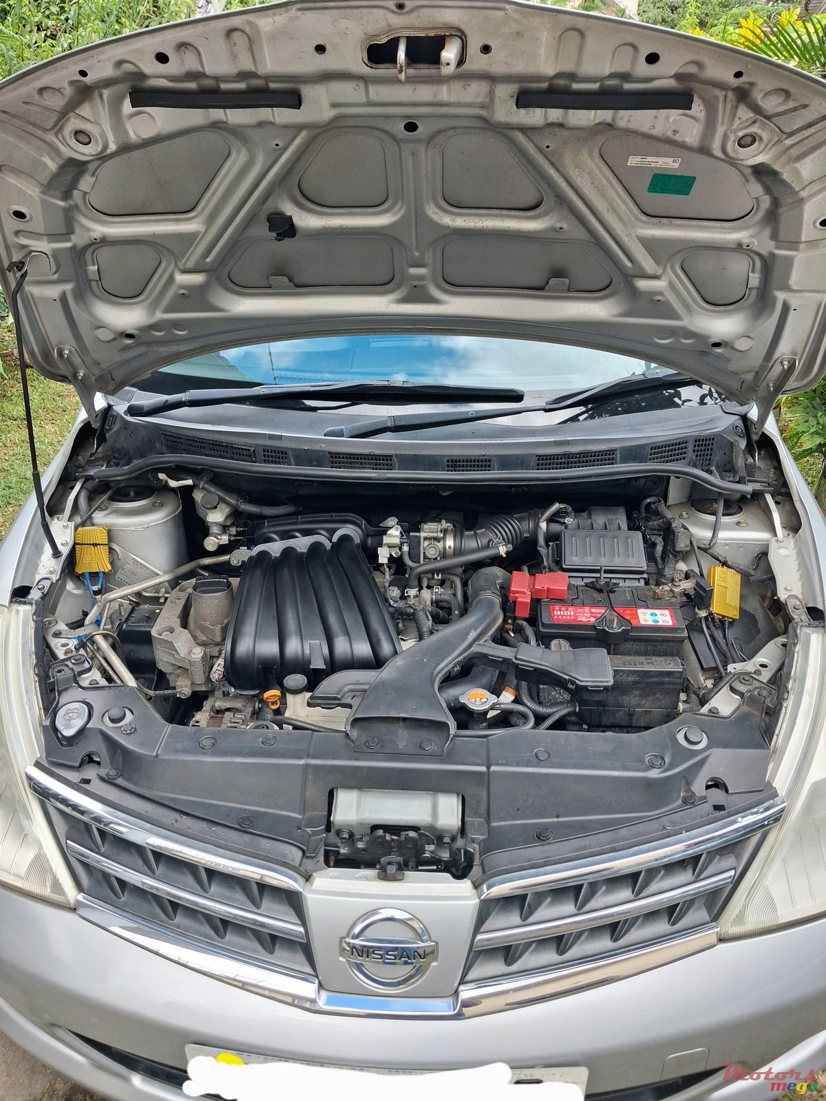 2012' Nissan Tiida photo #5