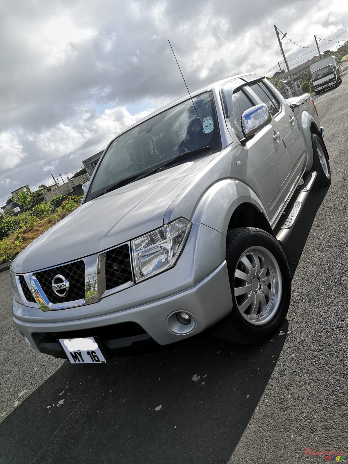 2016' Nissan Navara 4x4 Turbo Intercooler photo #1