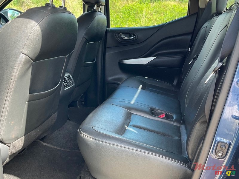 2018' Nissan Navara photo #4