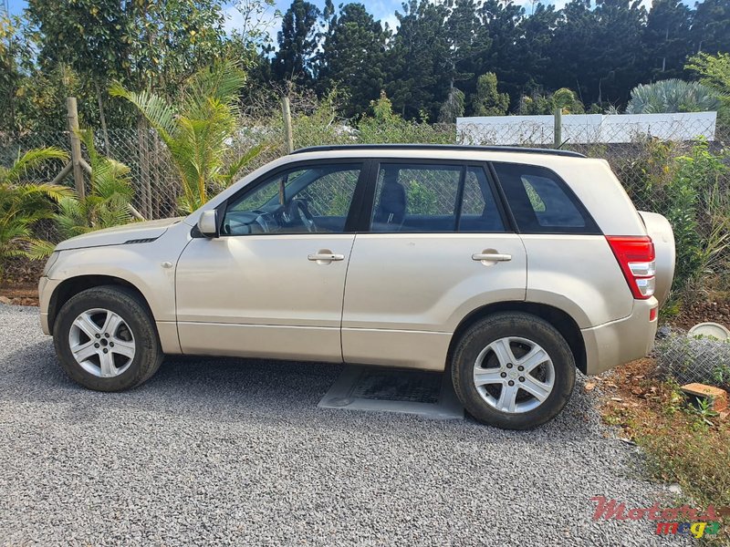 2006' Suzuki Vitara photo #2