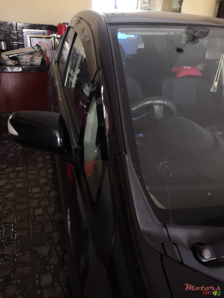 2010' Honda Fit photo #4