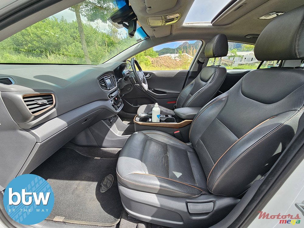 2018' Hyundai Ioniq EV - 88kw photo #5