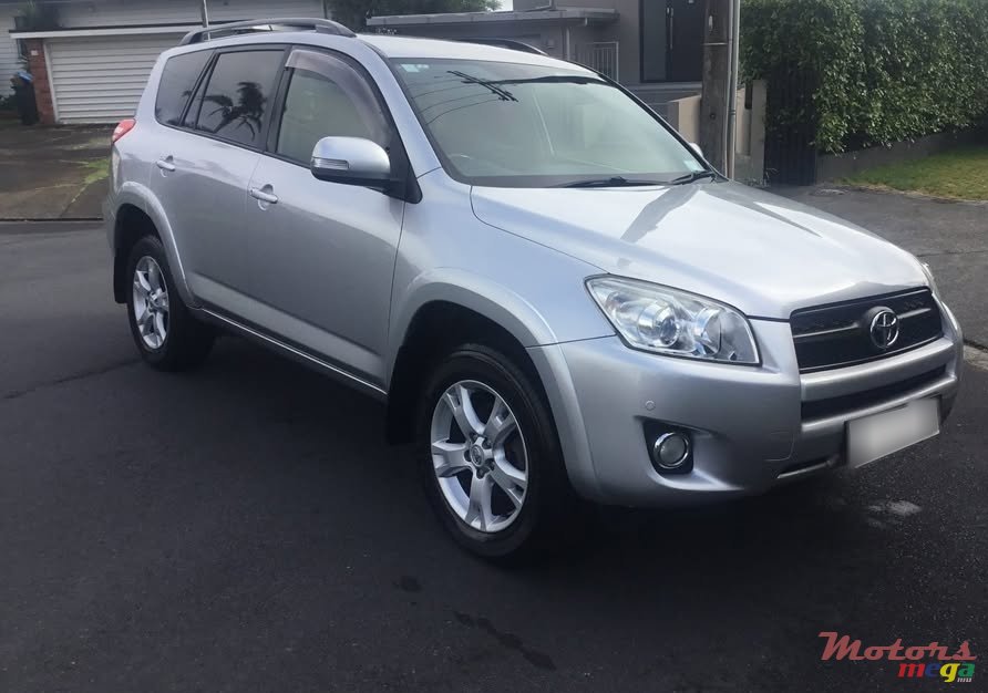 2012' Toyota RAV4 photo #1