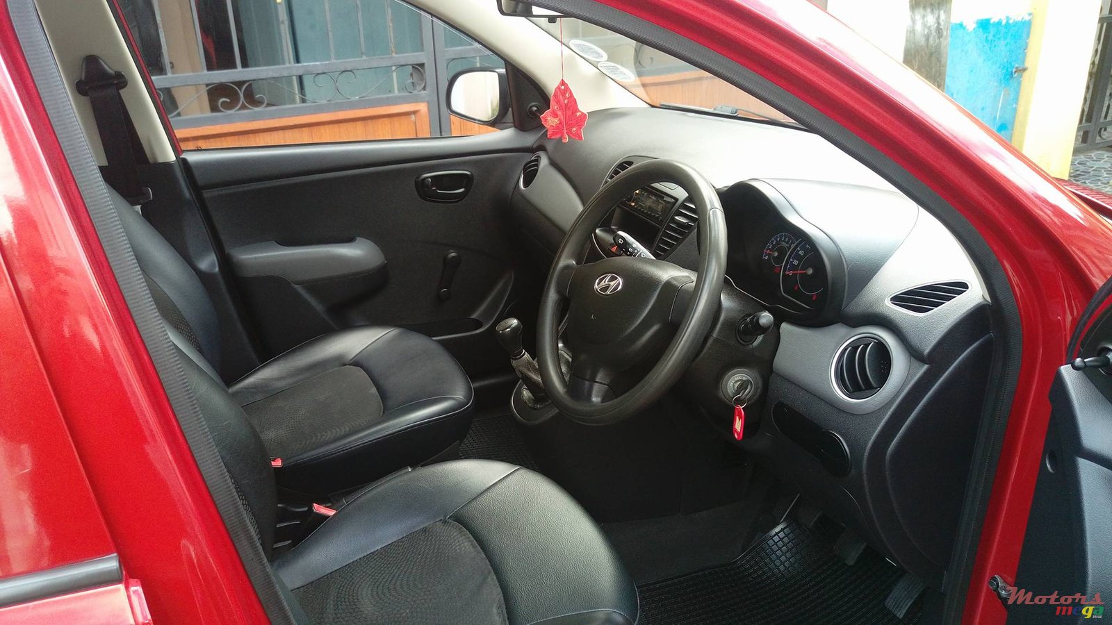 2011' Hyundai i10 photo #5