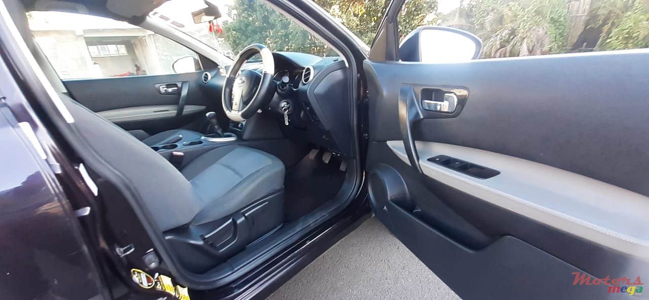 2013' Nissan Qashqai Manual photo #4