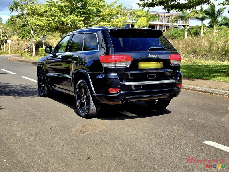 2016' Jeep Grand Cherokee photo #4