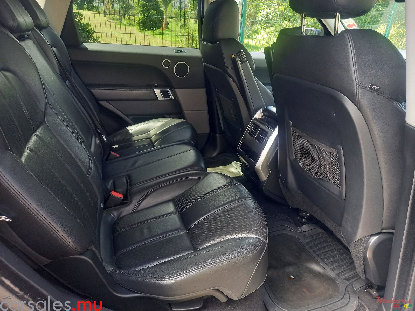 2017' Land Rover Range Rover Sport SE SDV6 3.0 Diesel photo #5