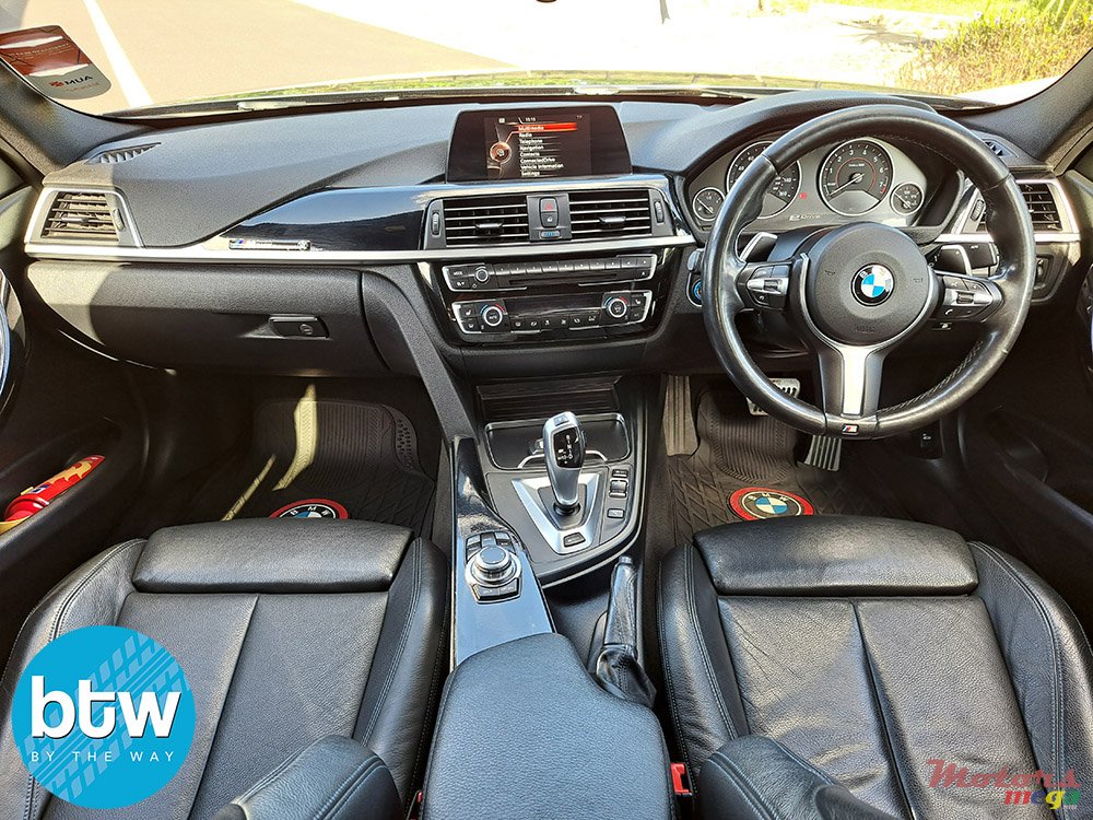 2017' BMW 330 photo #6