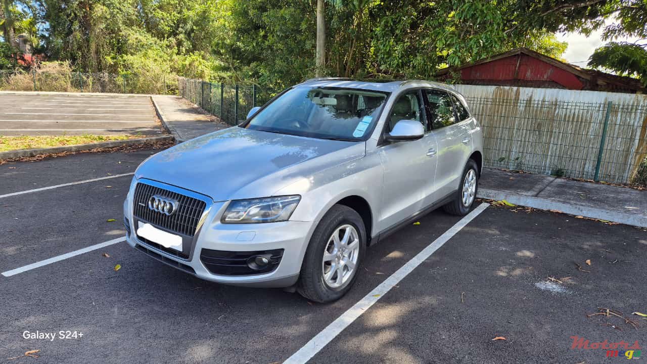 2011' Audi Q5 Quattro photo #2