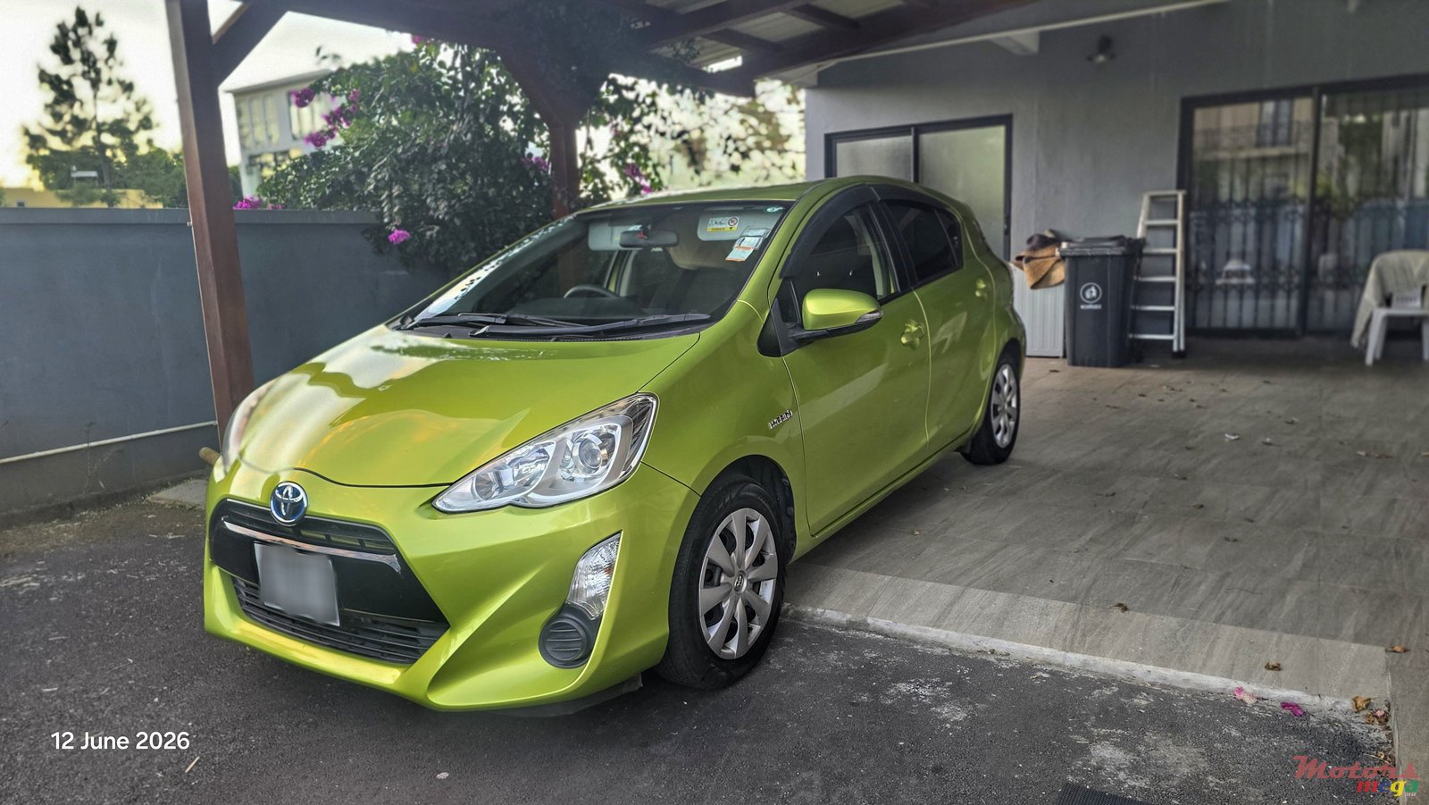 2015' Toyota Aqua photo #1