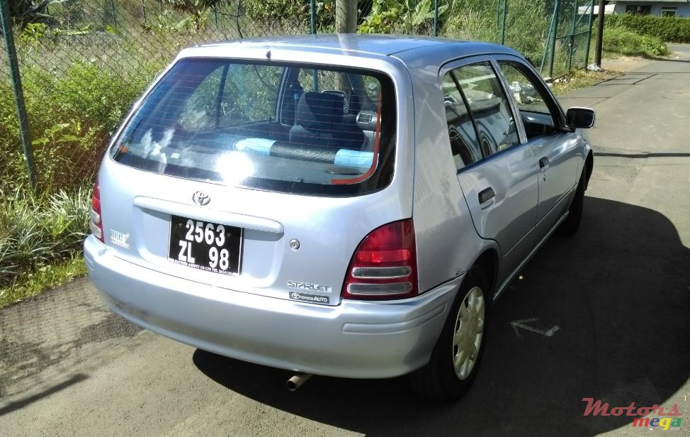 1998' Toyota Starlet photo #1
