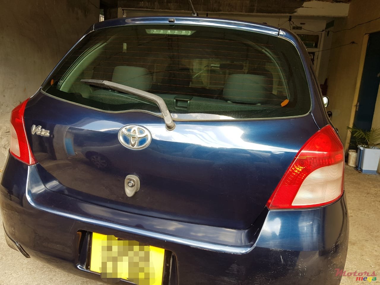 2005' Toyota Vitz photo #5