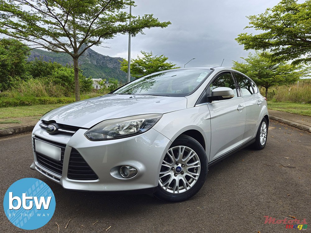 2014' Ford Focus photo #2