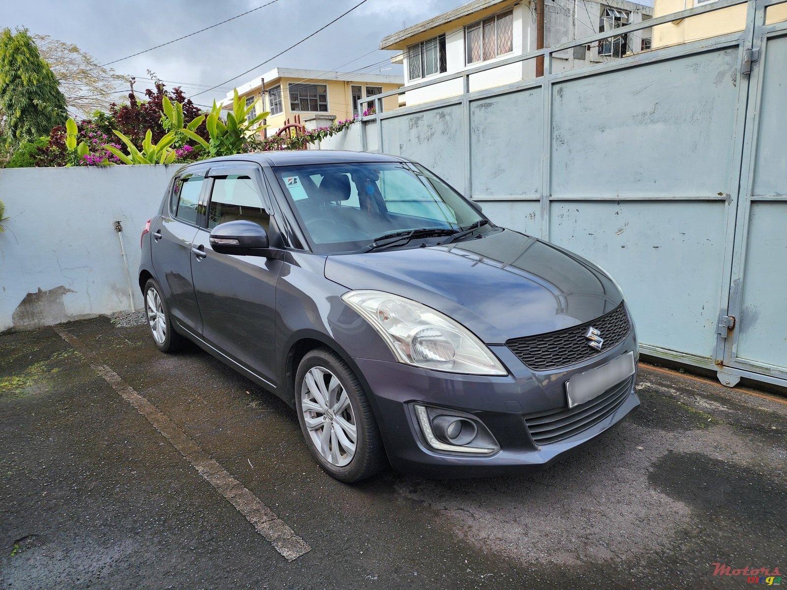 2015' Suzuki Swift photo #5