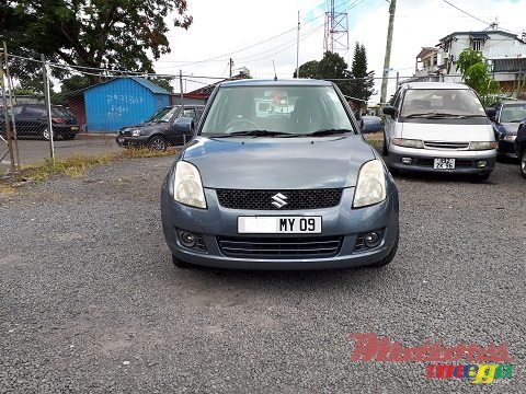 2009' Suzuki Swift photo #3