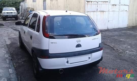 2002' Opel Corsa photo #2