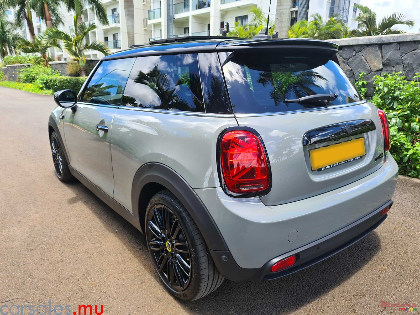 2022' MINI Cooper S photo #2