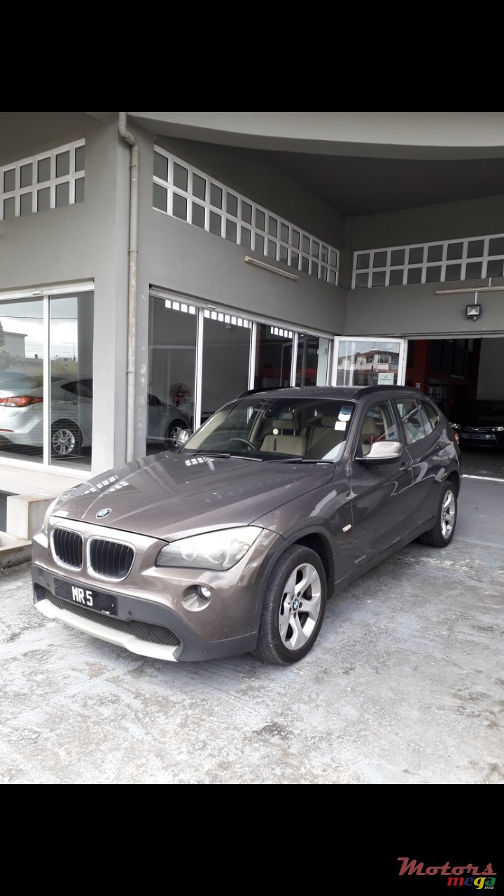 2011' BMW X1 photo #1