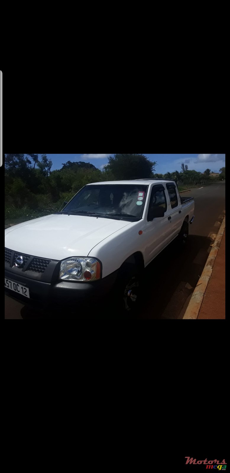 2012' Nissan NP300 photo #4