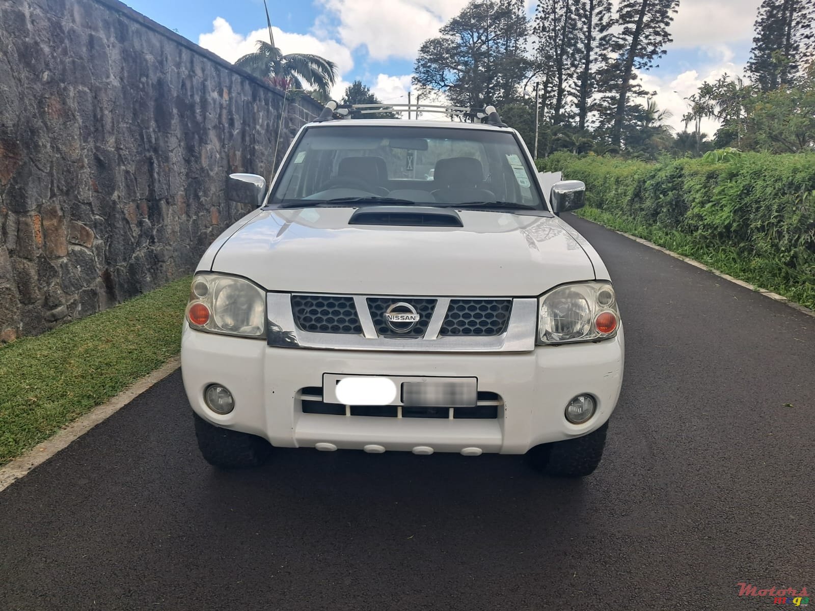 2016' Nissan NP300 HARDBODY Predator photo #1