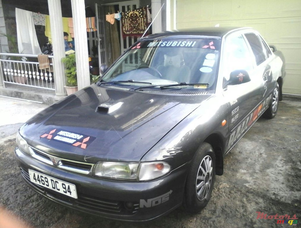 1994' Mitsubishi Lancer photo #1
