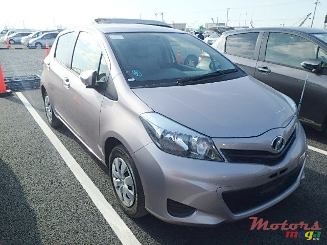 2012' Toyota Vitz photo #4