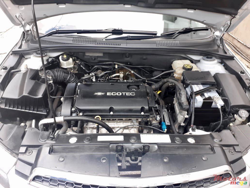 2012' Chevrolet Cruze LT photo #3