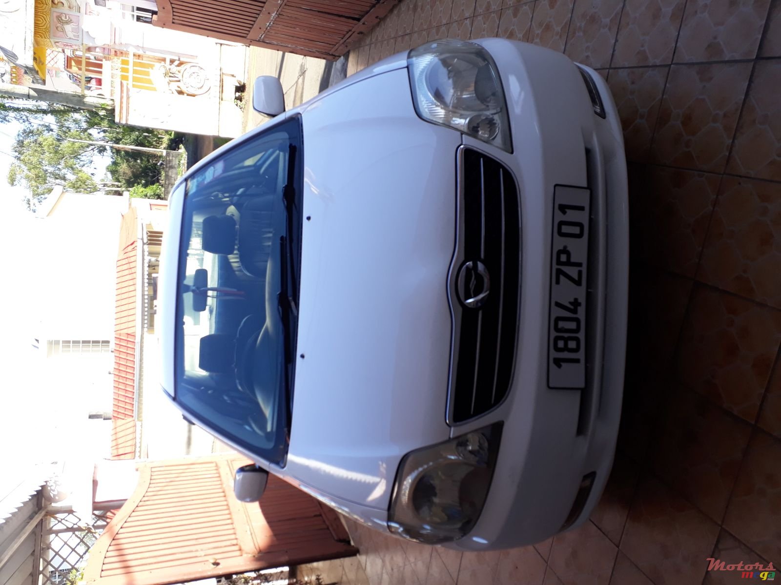 2001' Toyota Corolla NZE photo #2