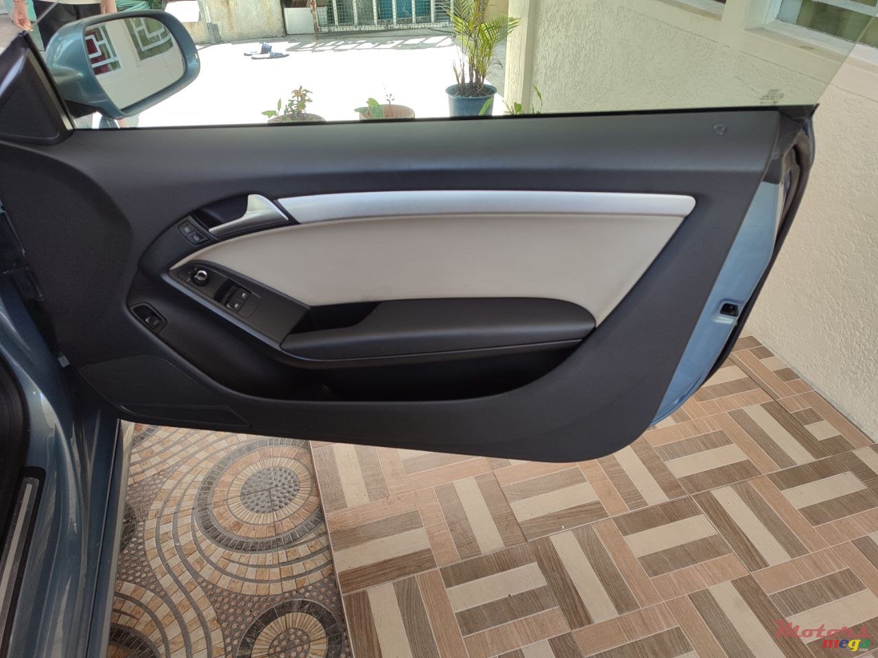 2010' Audi A5 Coupe photo #7