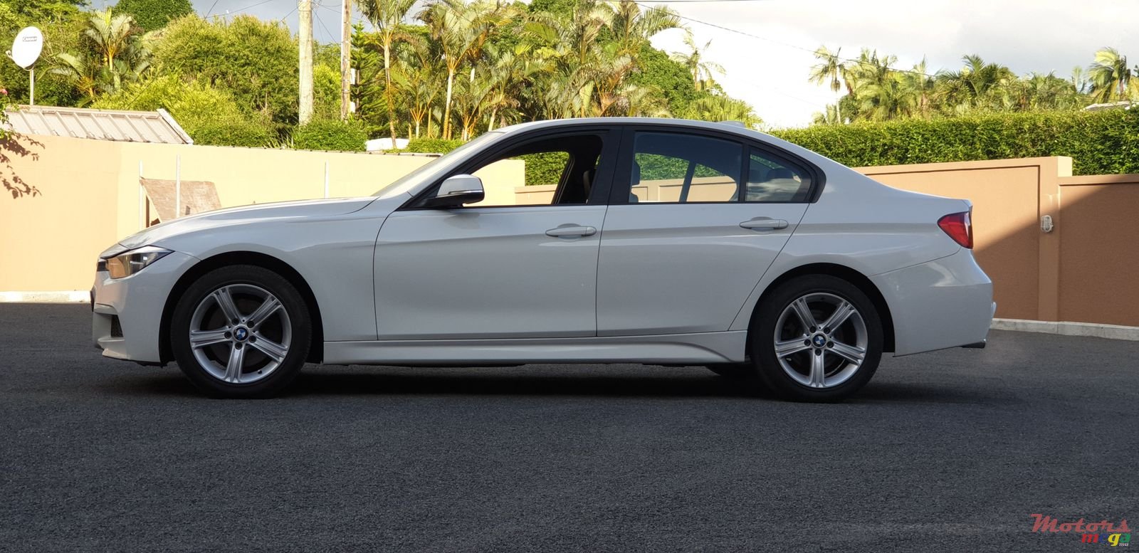 2012' BMW 328 photo #4