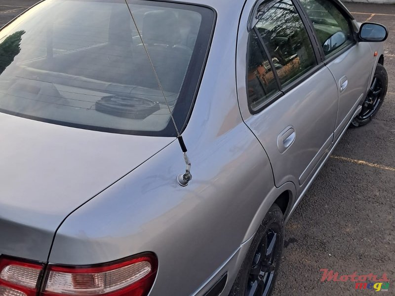 2001' Nissan Sunny photo #3