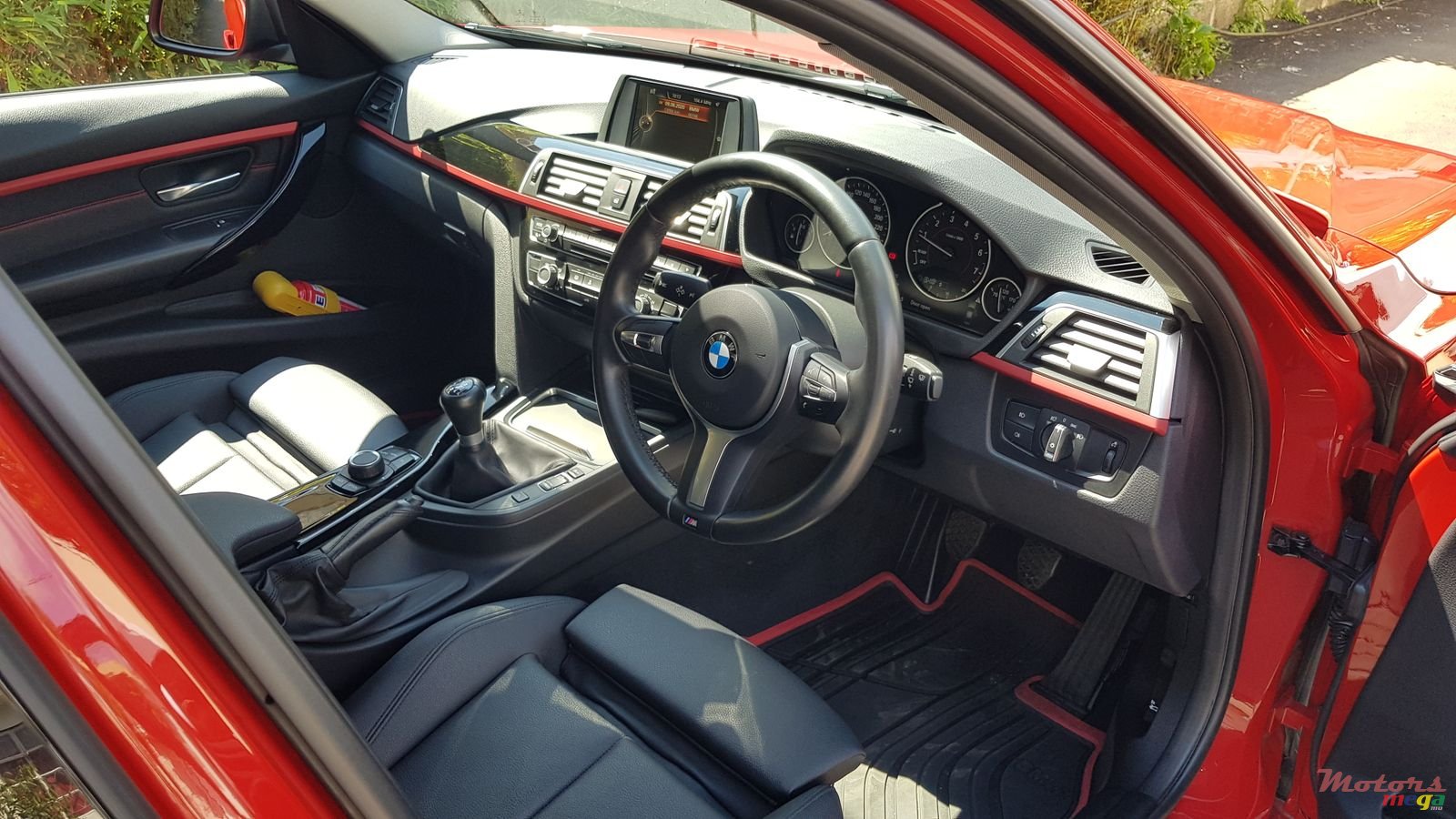 2016' BMW 318 photo #5