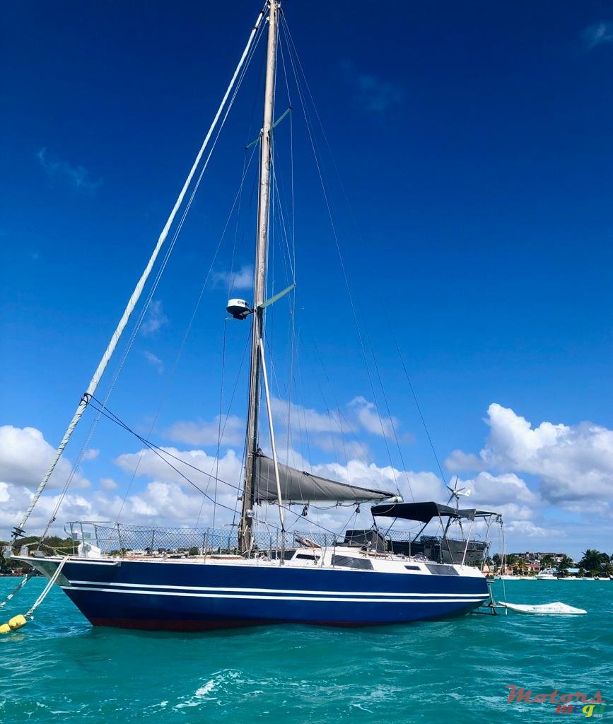 1984' Cruisers Yachts photo #1