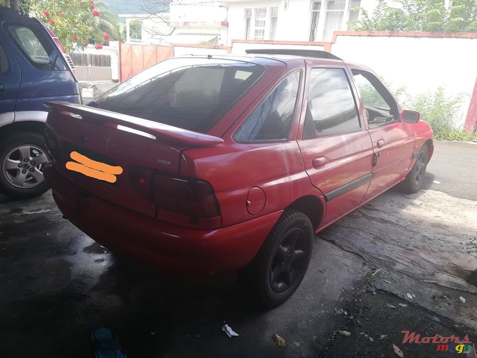1998' Ford Escort photo #5