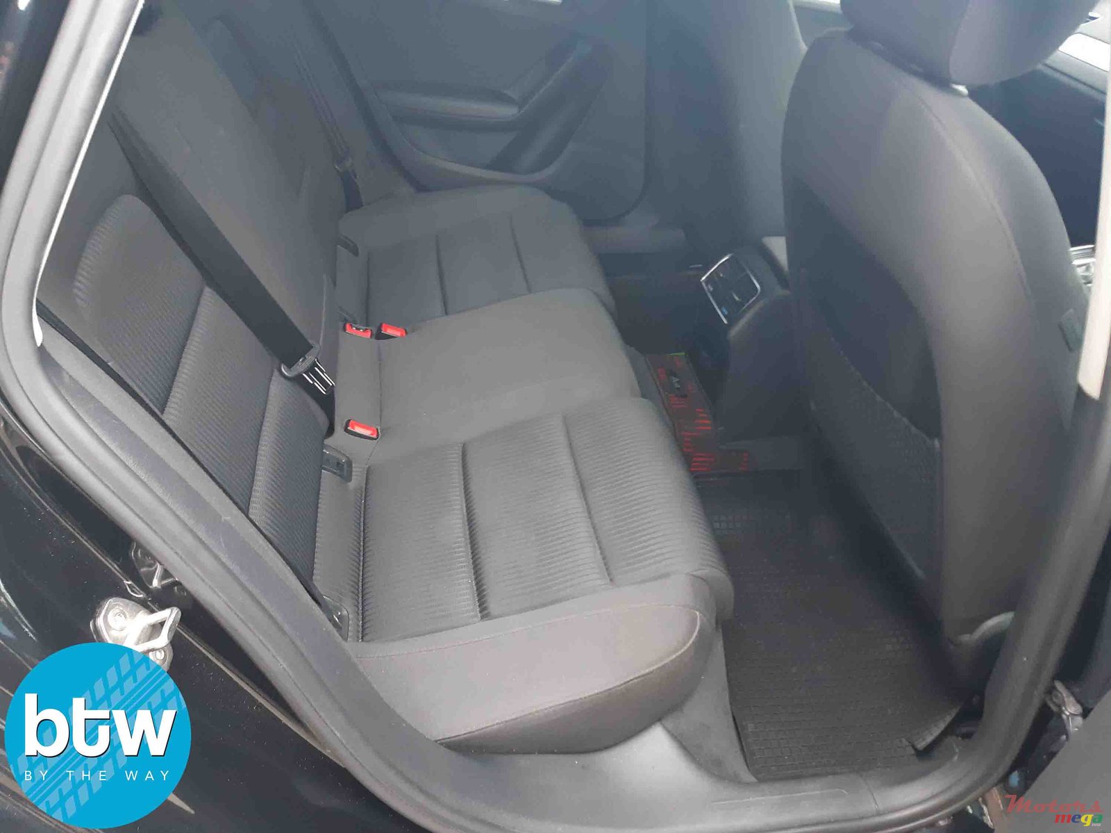 2012' Audi A4 2.0T photo #3