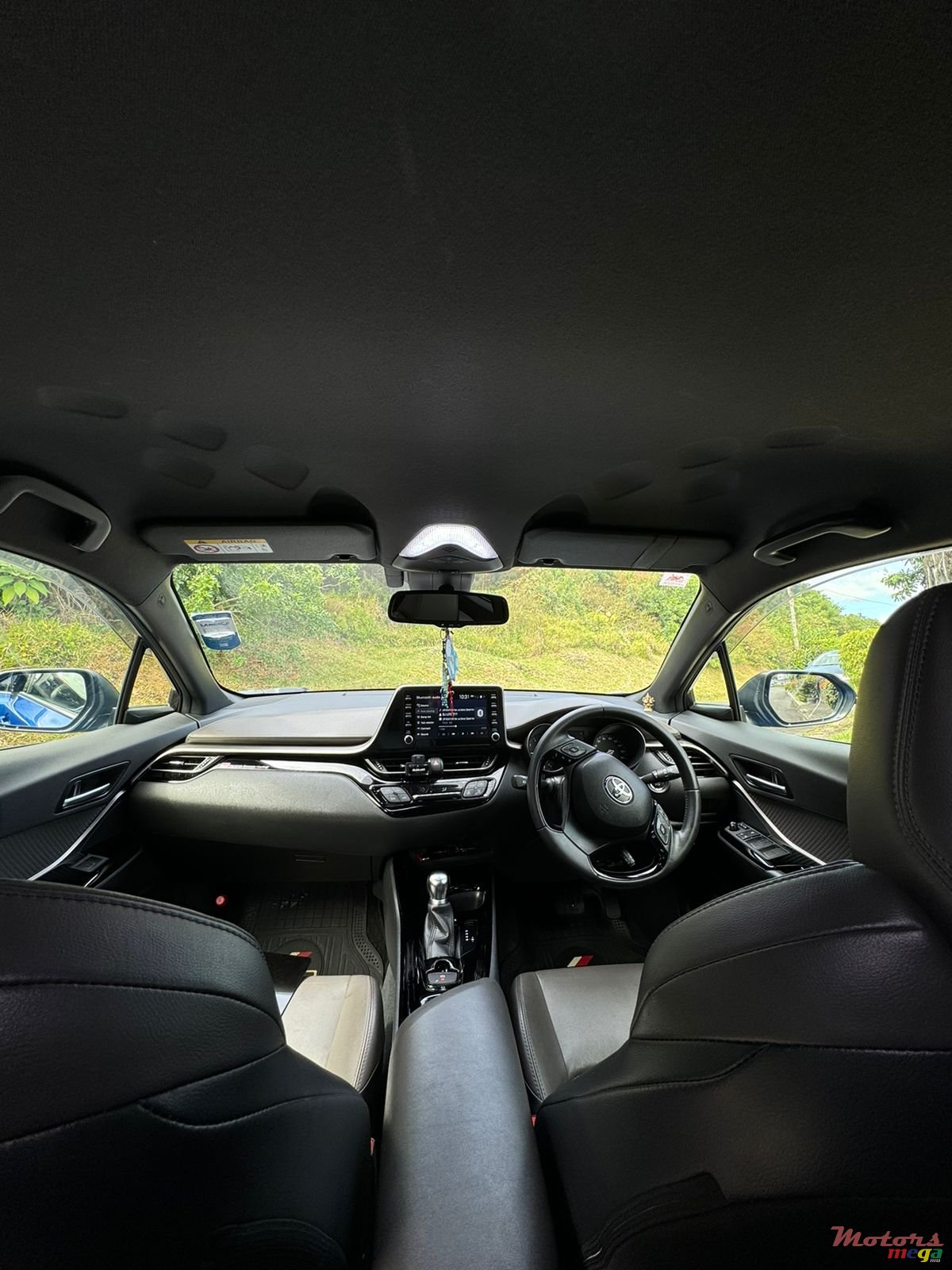 2020' Toyota C-HR photo #5