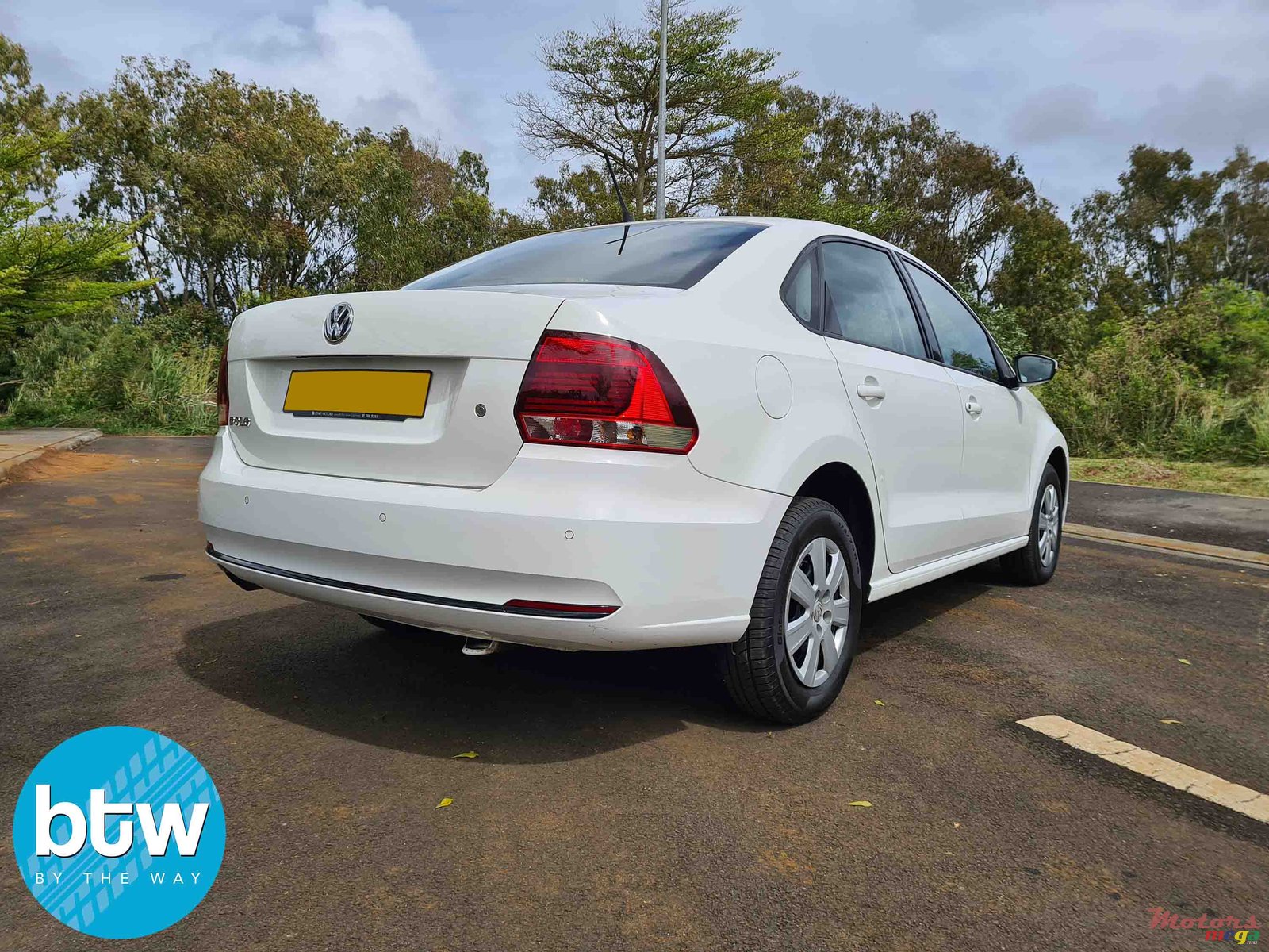 2017' Volkswagen Polo photo #3