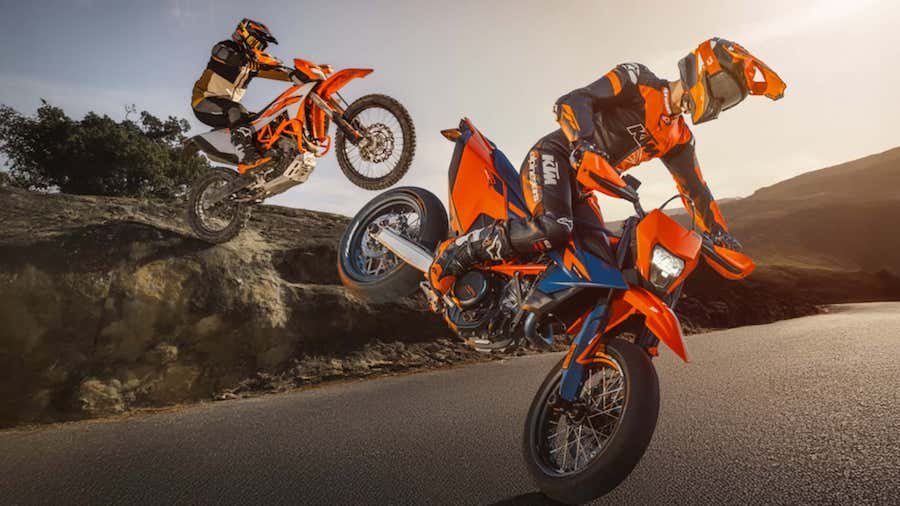 Rejoice, the 2026 KTM 690 Enduro and SMC R Are Here