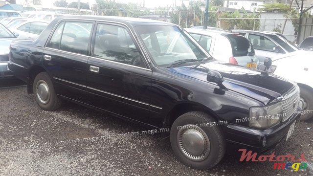 1996' Toyota Crown photo #2