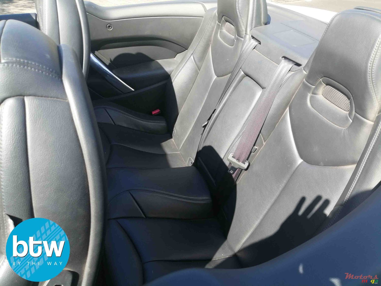 2012' Peugeot 308 cc photo #3