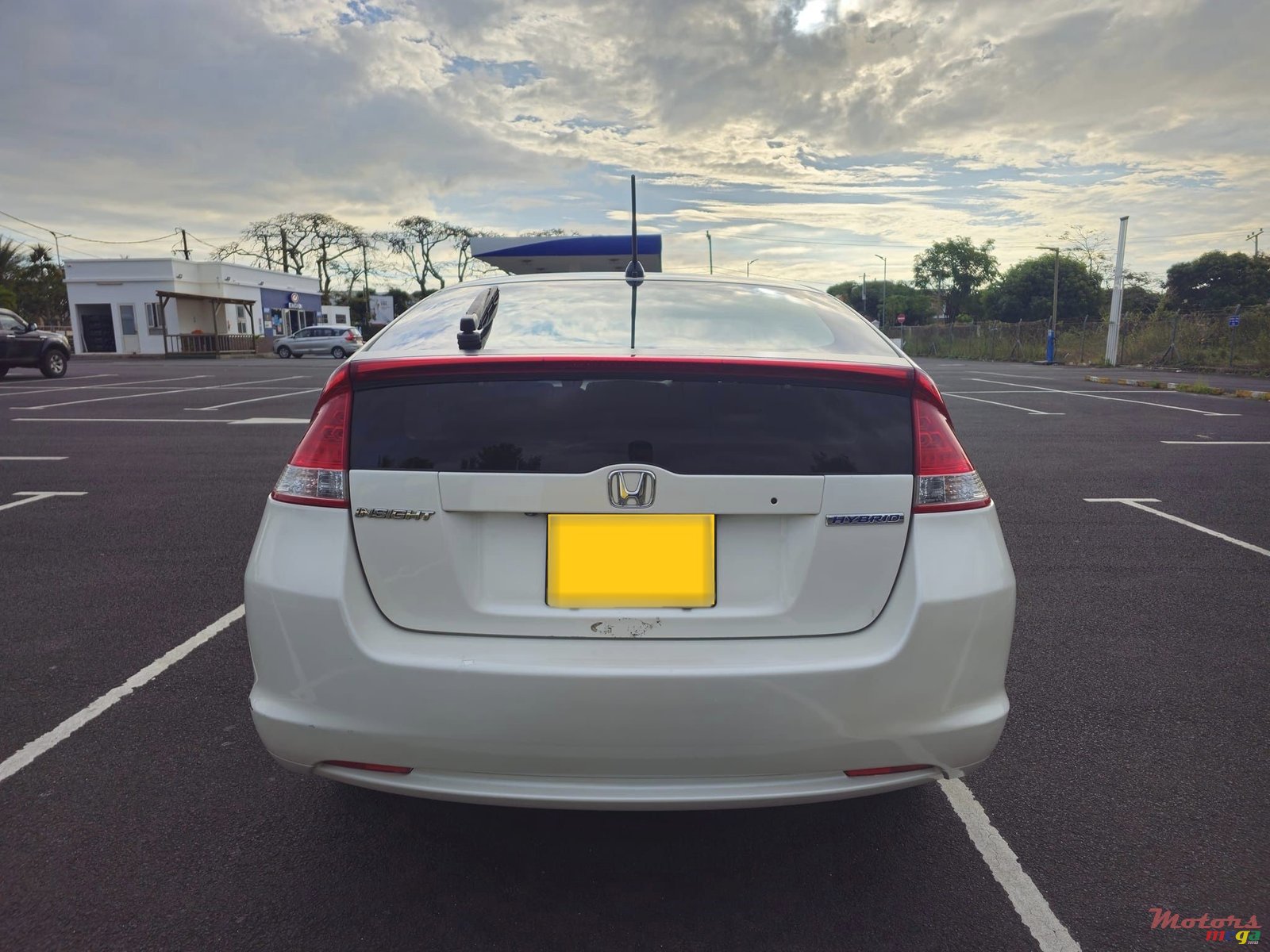 2010' Honda Insight Hybrid photo #3